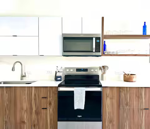 Full kitchen